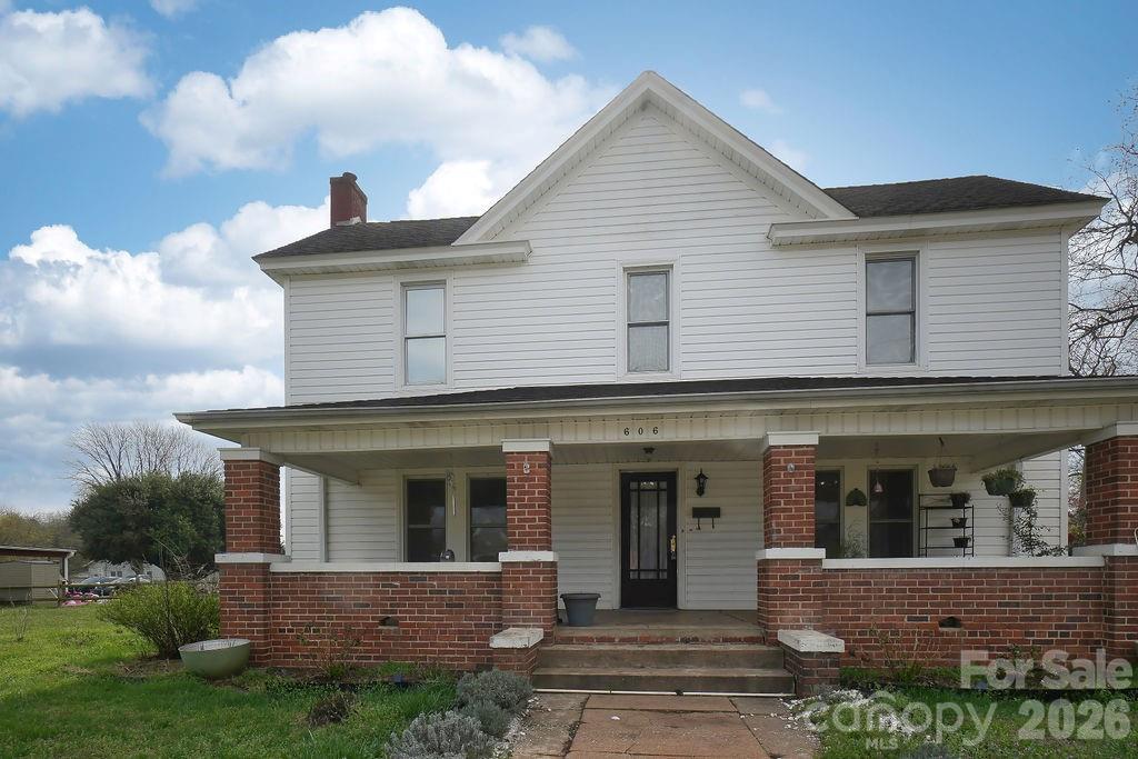 606 Main Street Property Photo 1
