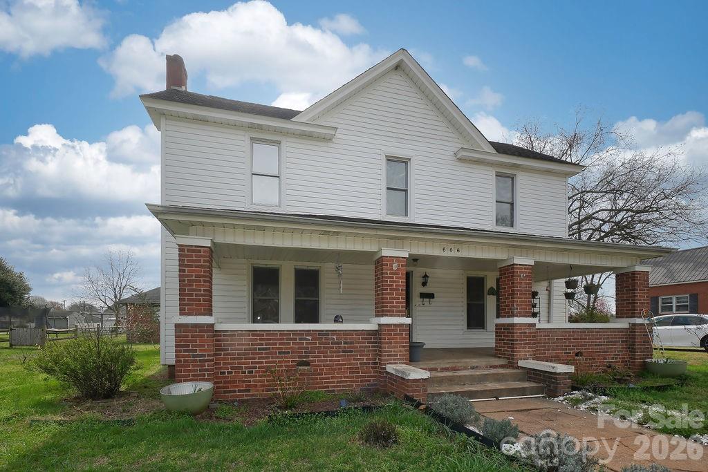 606 Main Street Property Photo 2