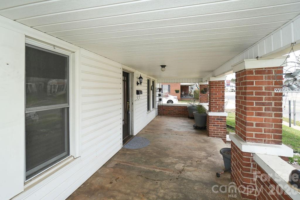 606 Main Street Property Photo 6