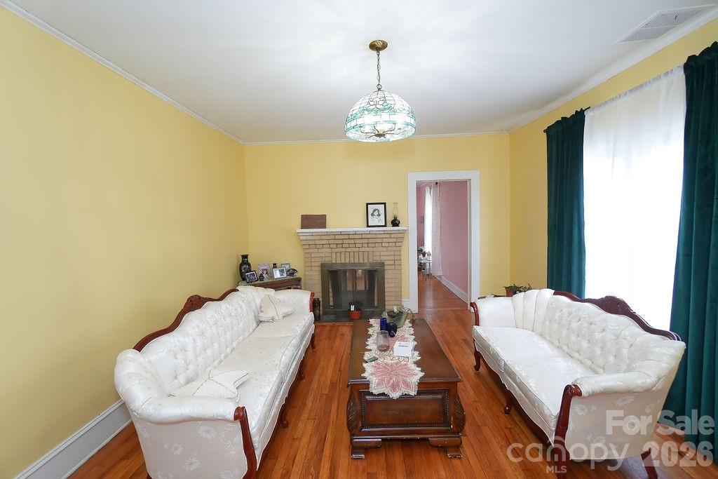 606 Main Street Property Photo 7