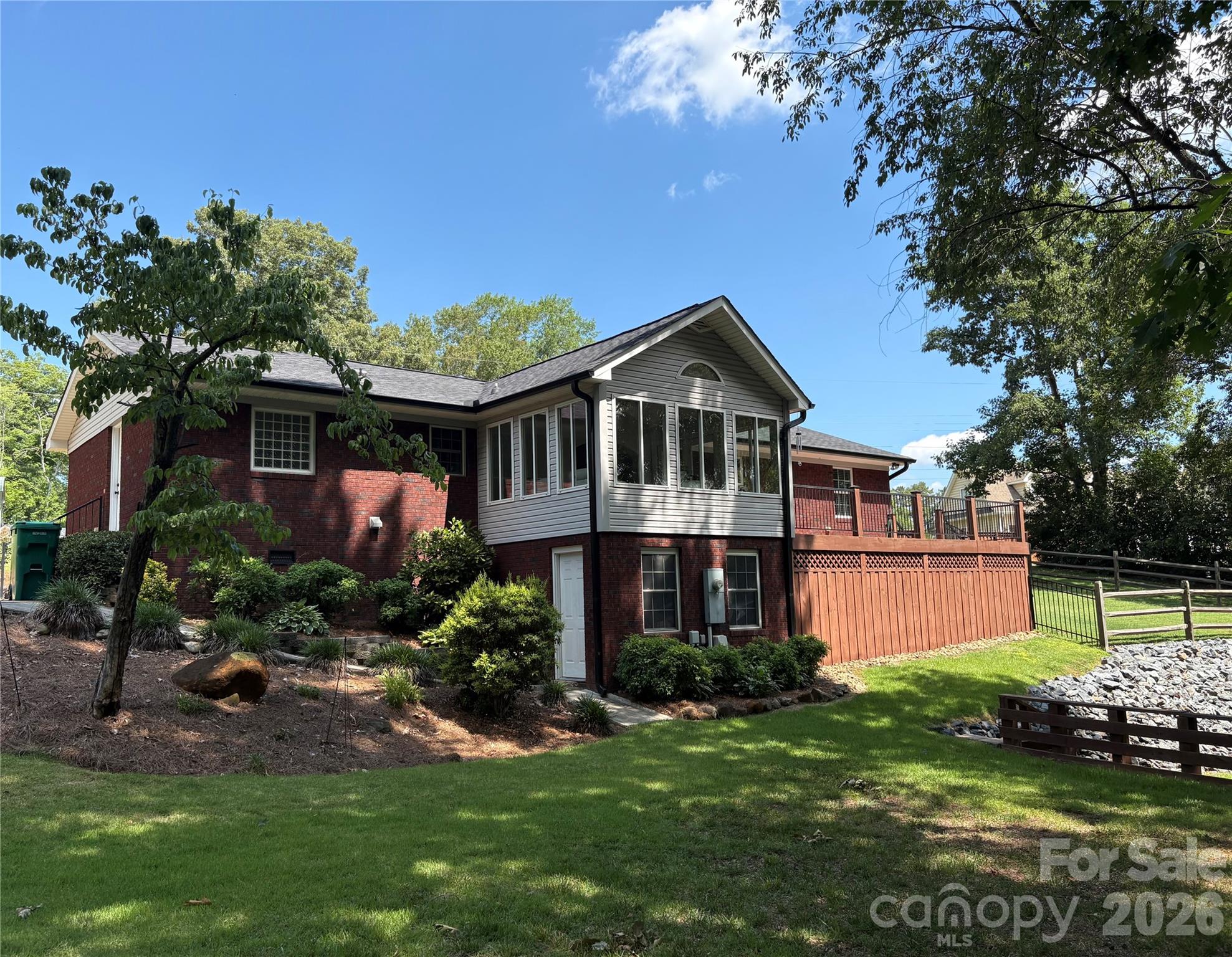 572 Acorn Acres Road Property Photo 1