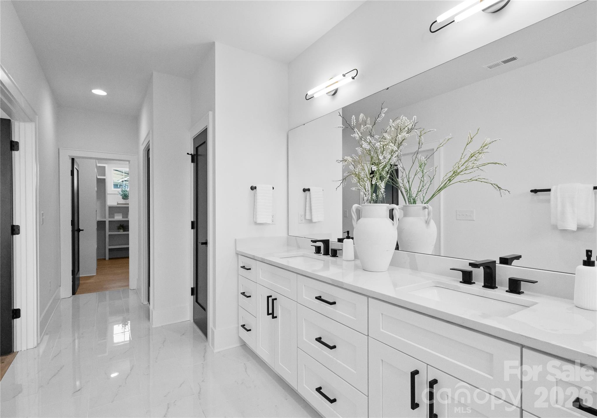 2013 South Street Property Photo 27