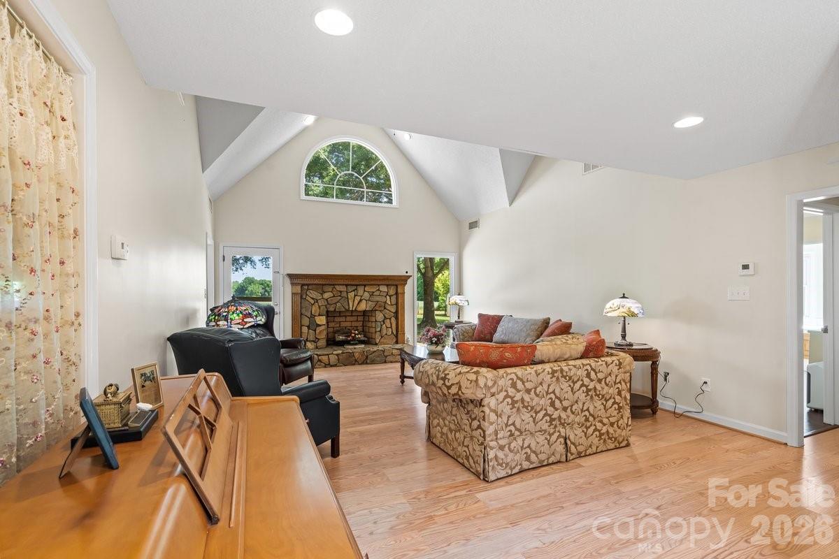 4711 Duncan Road Property Photo 8