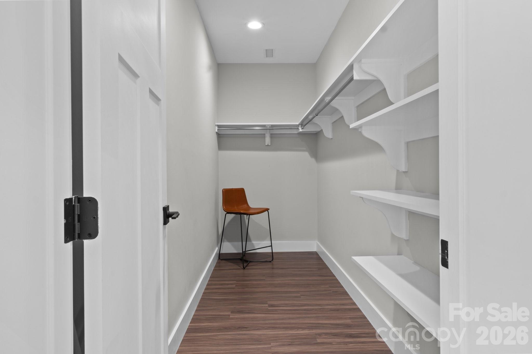 1112 Blueview Drive Property Photo 16