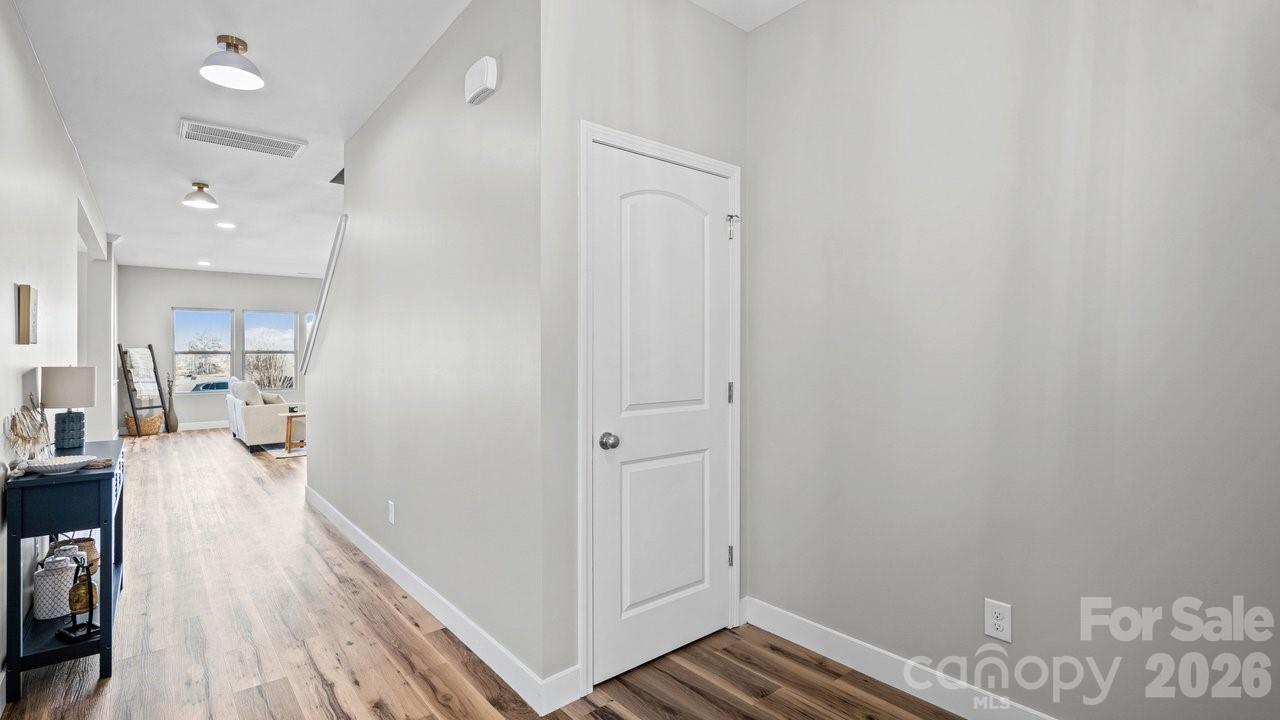 3213 Saddlebrook Drive Property Photo 10