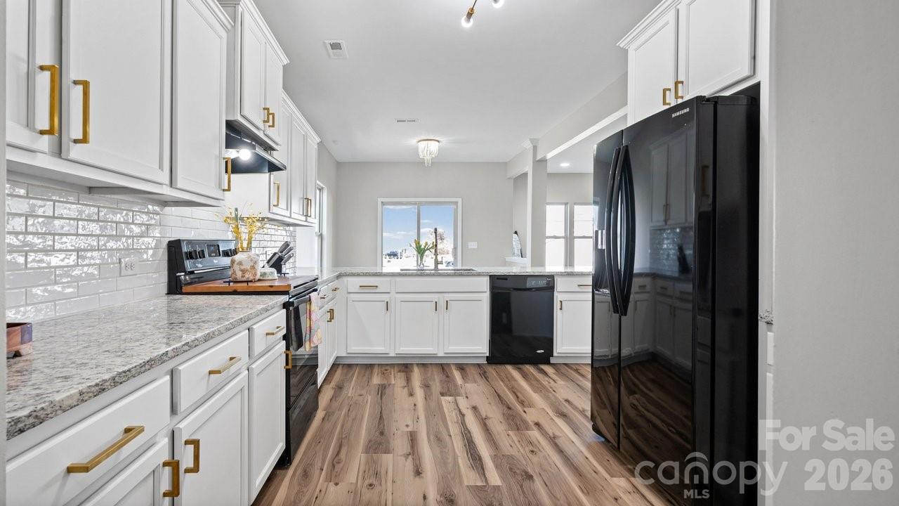 3213 Saddlebrook Drive Property Photo 13