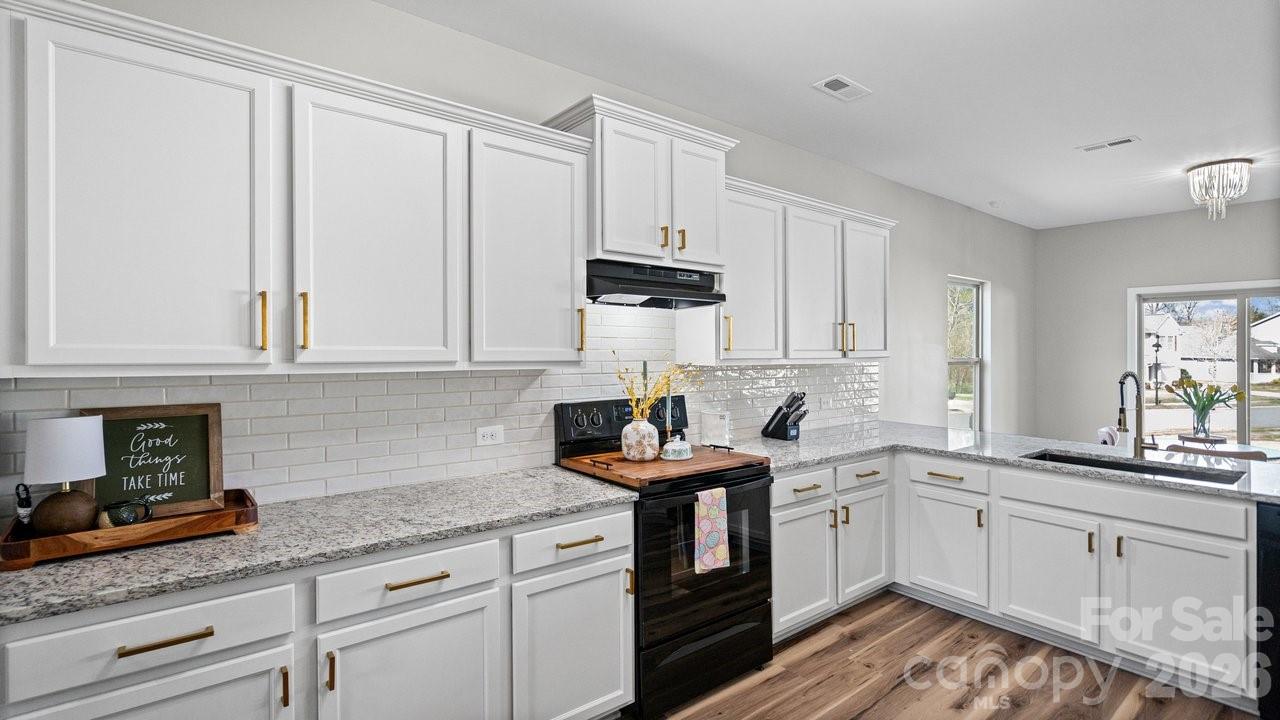 3213 Saddlebrook Drive Property Photo 14