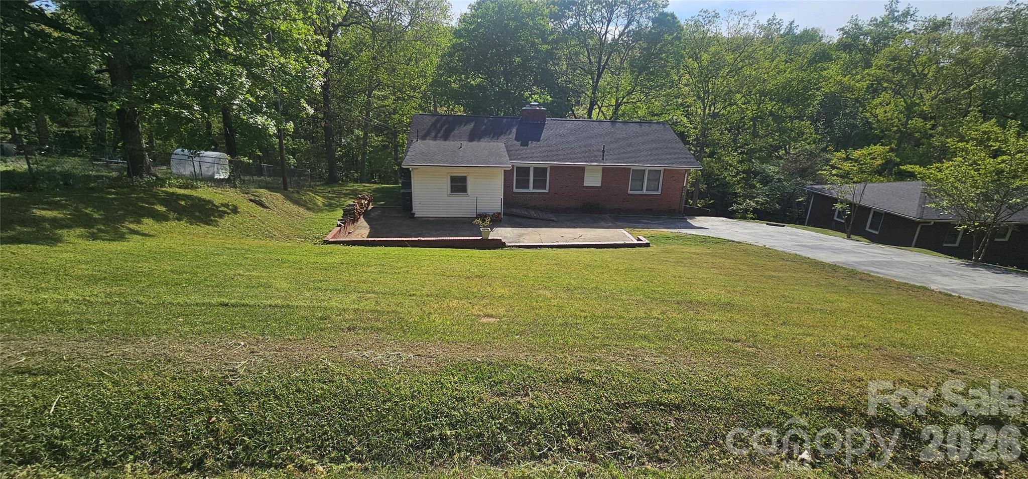 110 Crestwood Drive Property Photo 1