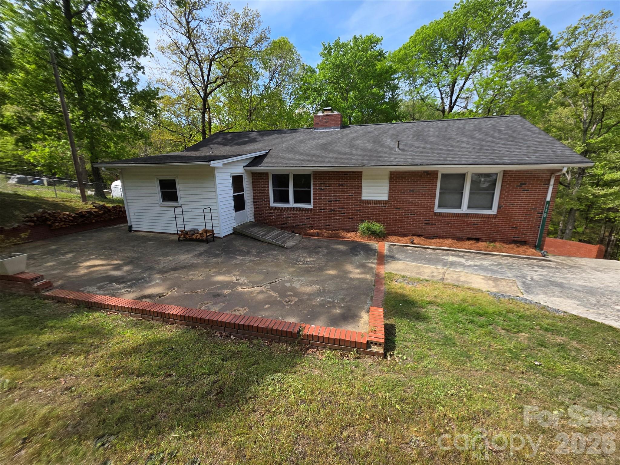 110 Crestwood Drive Property Photo 3