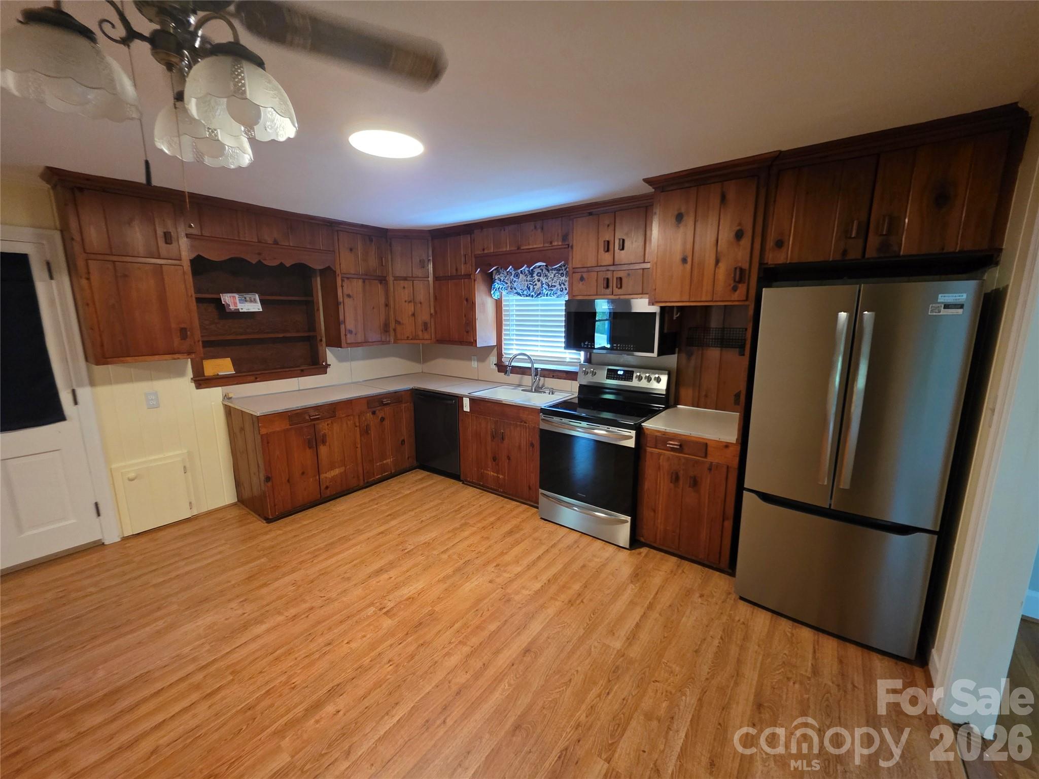 110 Crestwood Drive Property Photo 12