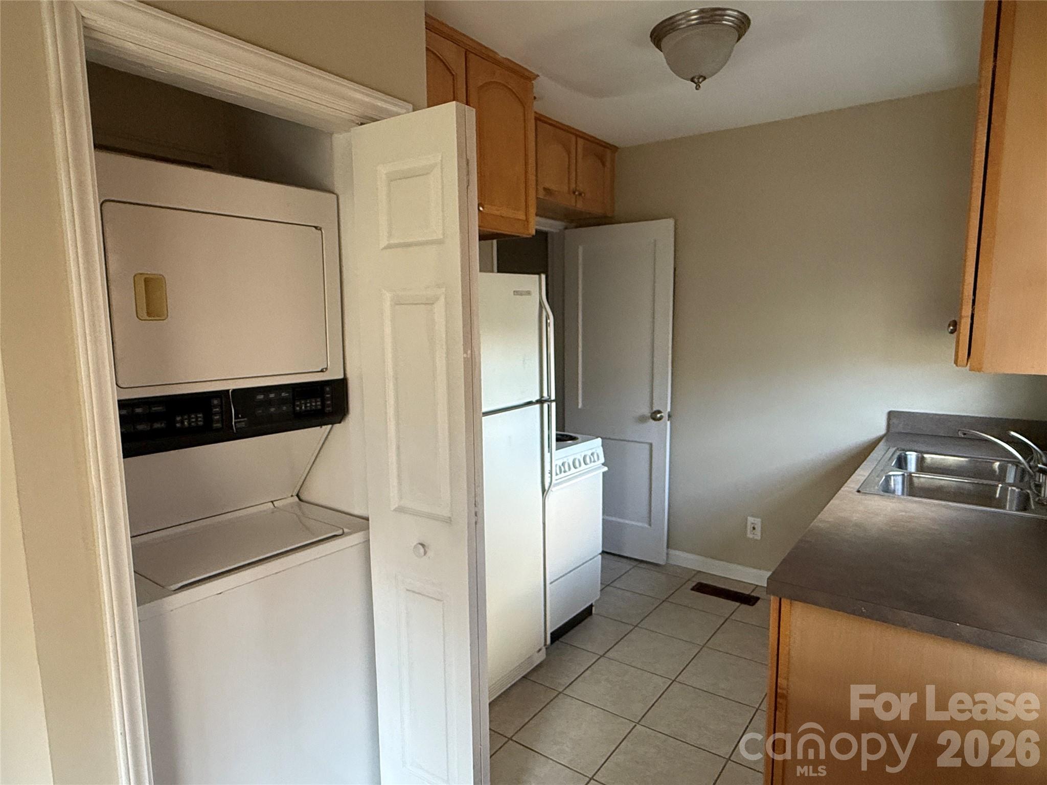 524 Wakefield Drive Property Photo 6
