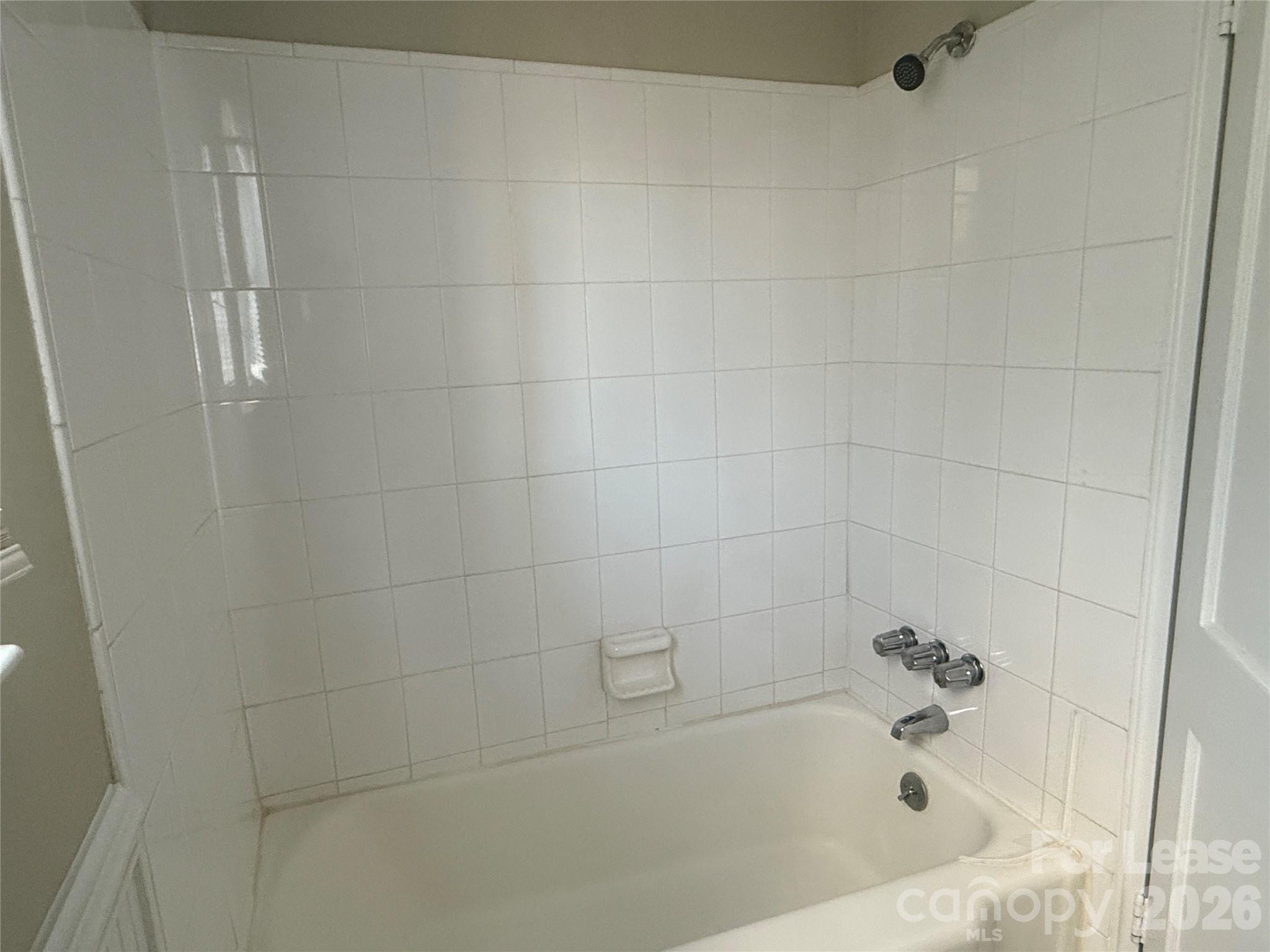 524 Wakefield Drive Property Photo 12
