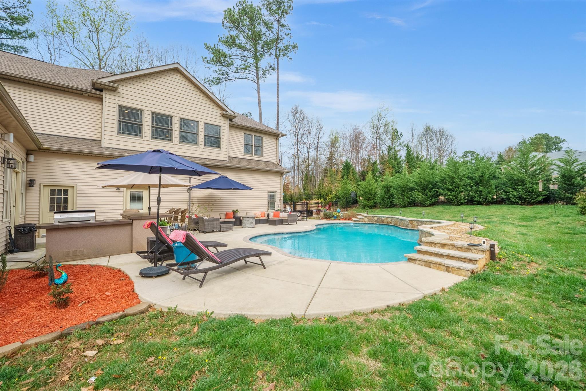 140 Pine Bluff Drive Property Photo 3