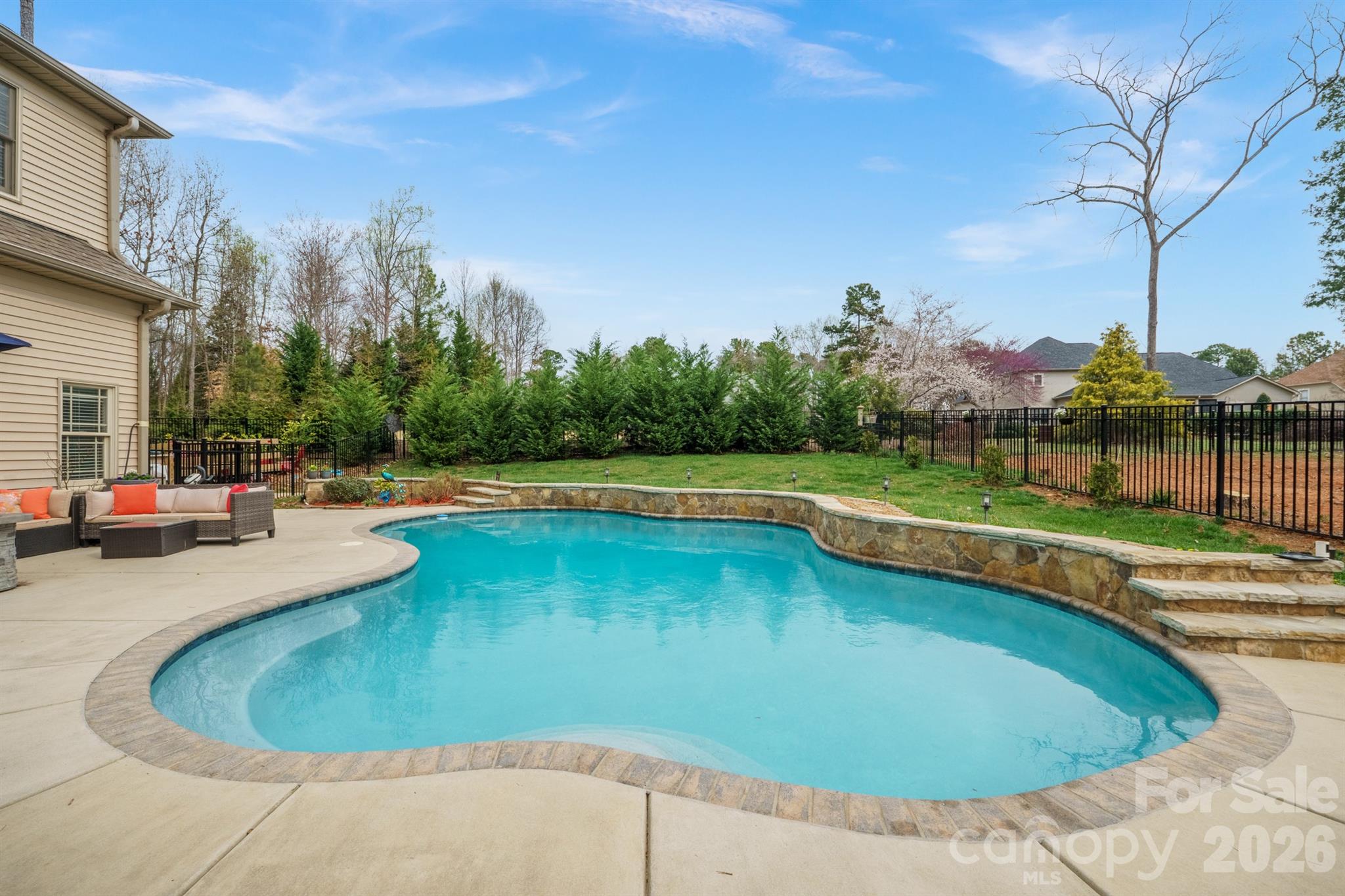 140 Pine Bluff Drive Property Photo 39