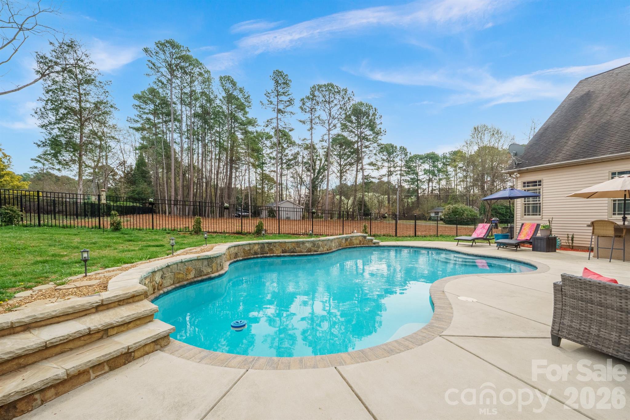140 Pine Bluff Drive Property Photo 41