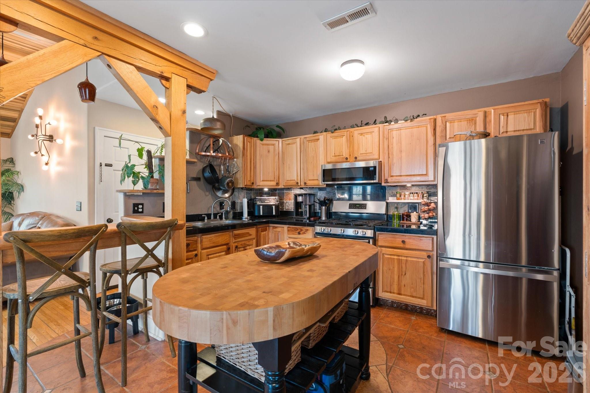 61 Hibriten Drive Property Photo 4