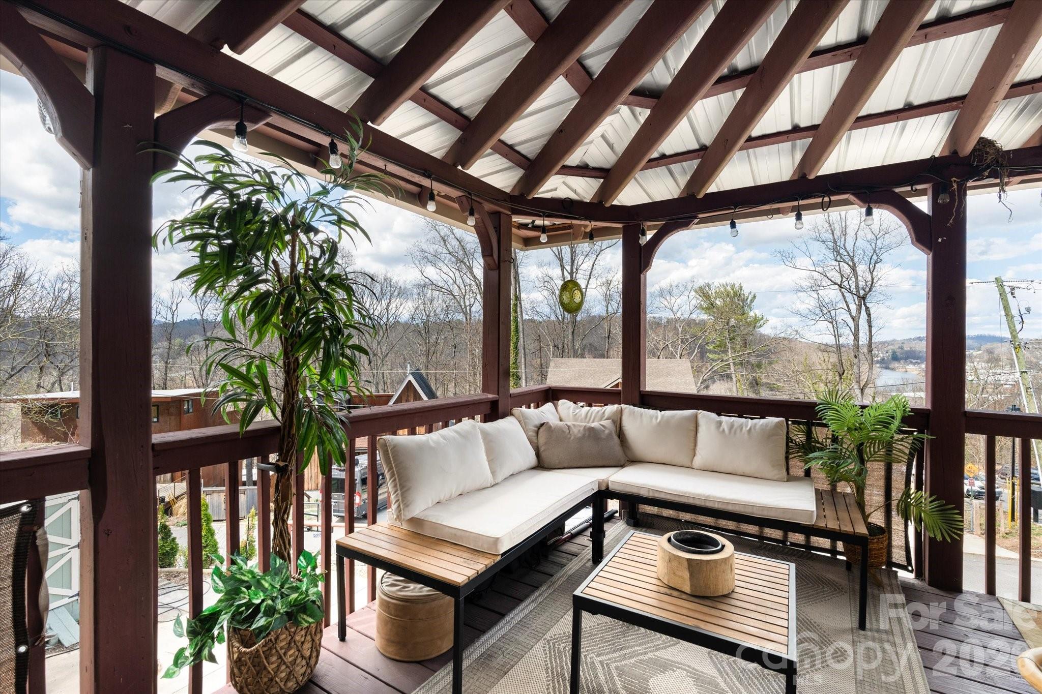 61 Hibriten Drive Property Photo 14
