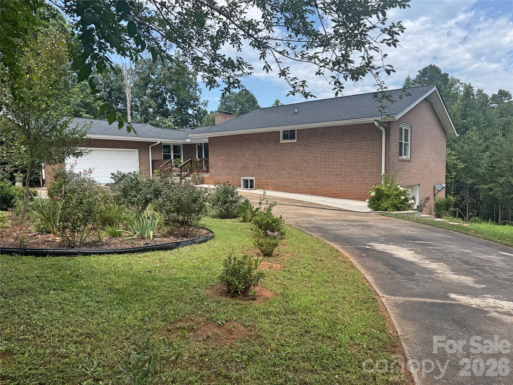 217 E Miller Street Property Photo 2