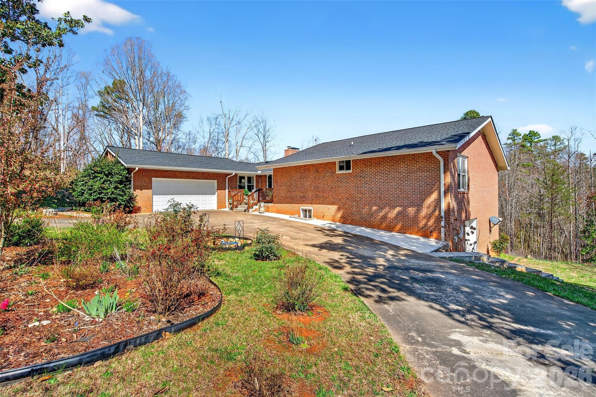 217 E Miller Street Property Photo 7
