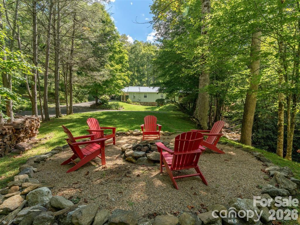 347 Blackberry Inn Road Property Photo 4