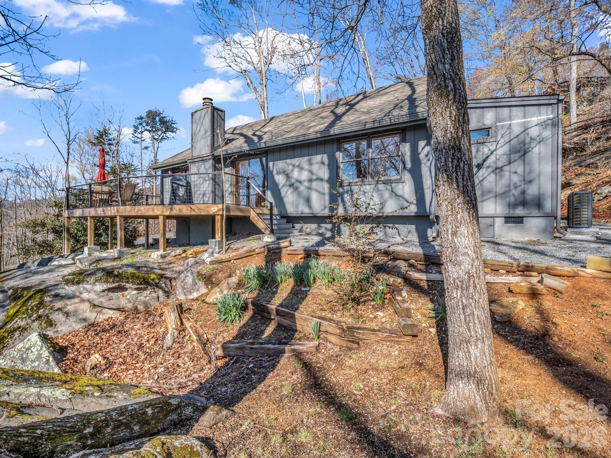 456 Youngs Mountain Drive Property Photo 2
