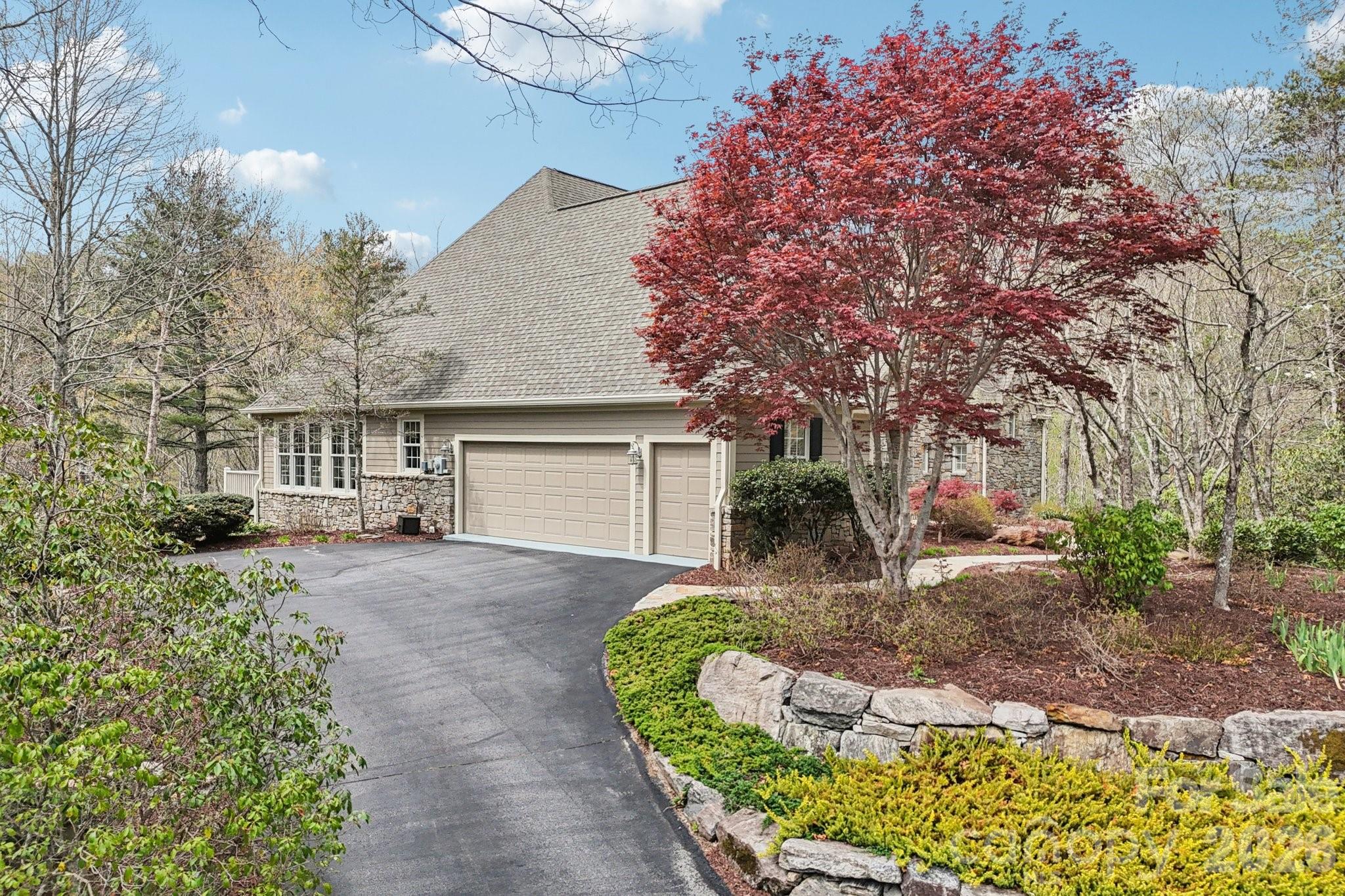 304 Pine Forest Trace Property Photo 3