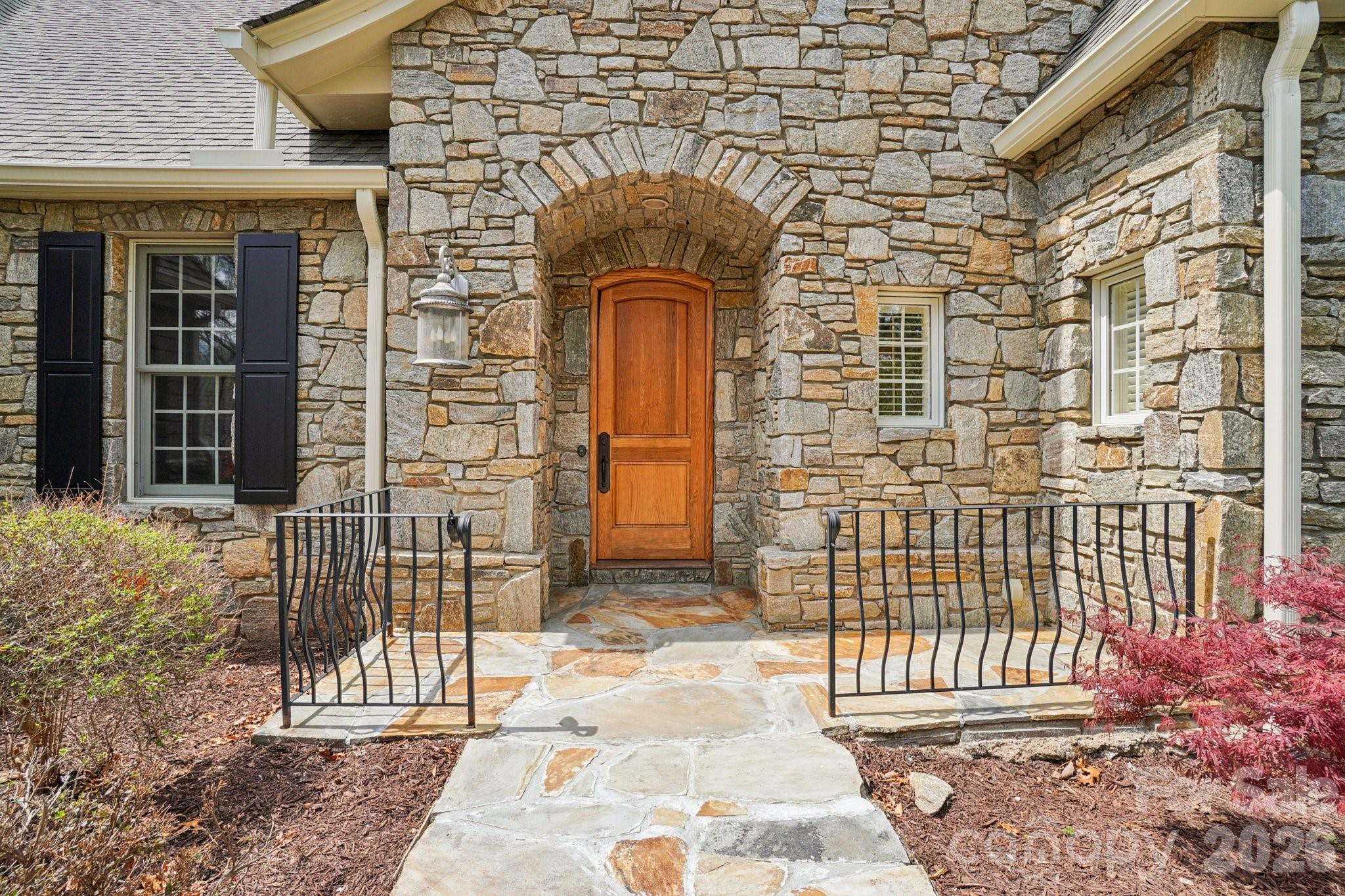 304 Pine Forest Trace Property Photo 4