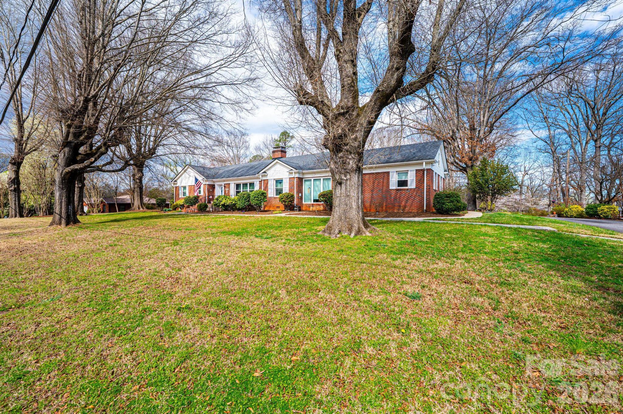 1724 2nd Avenue Property Photo 1