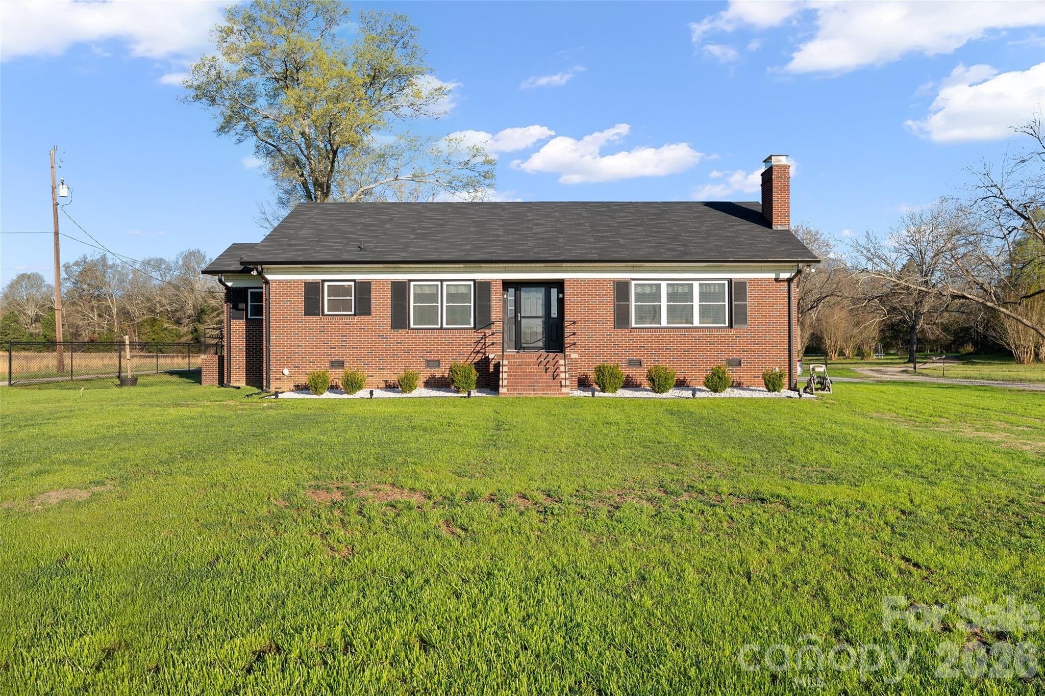 871 Saluda Road Property Photo 1