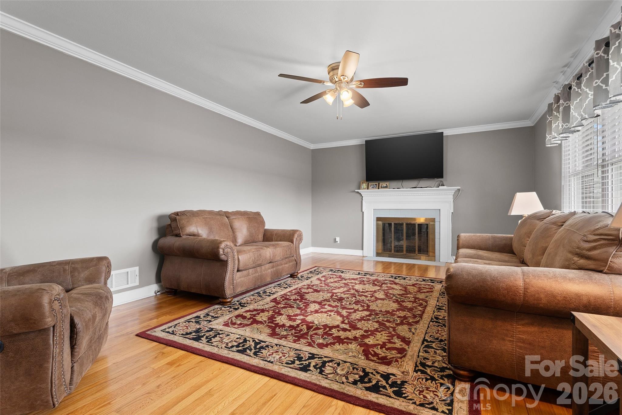 871 Saluda Road Property Photo 5