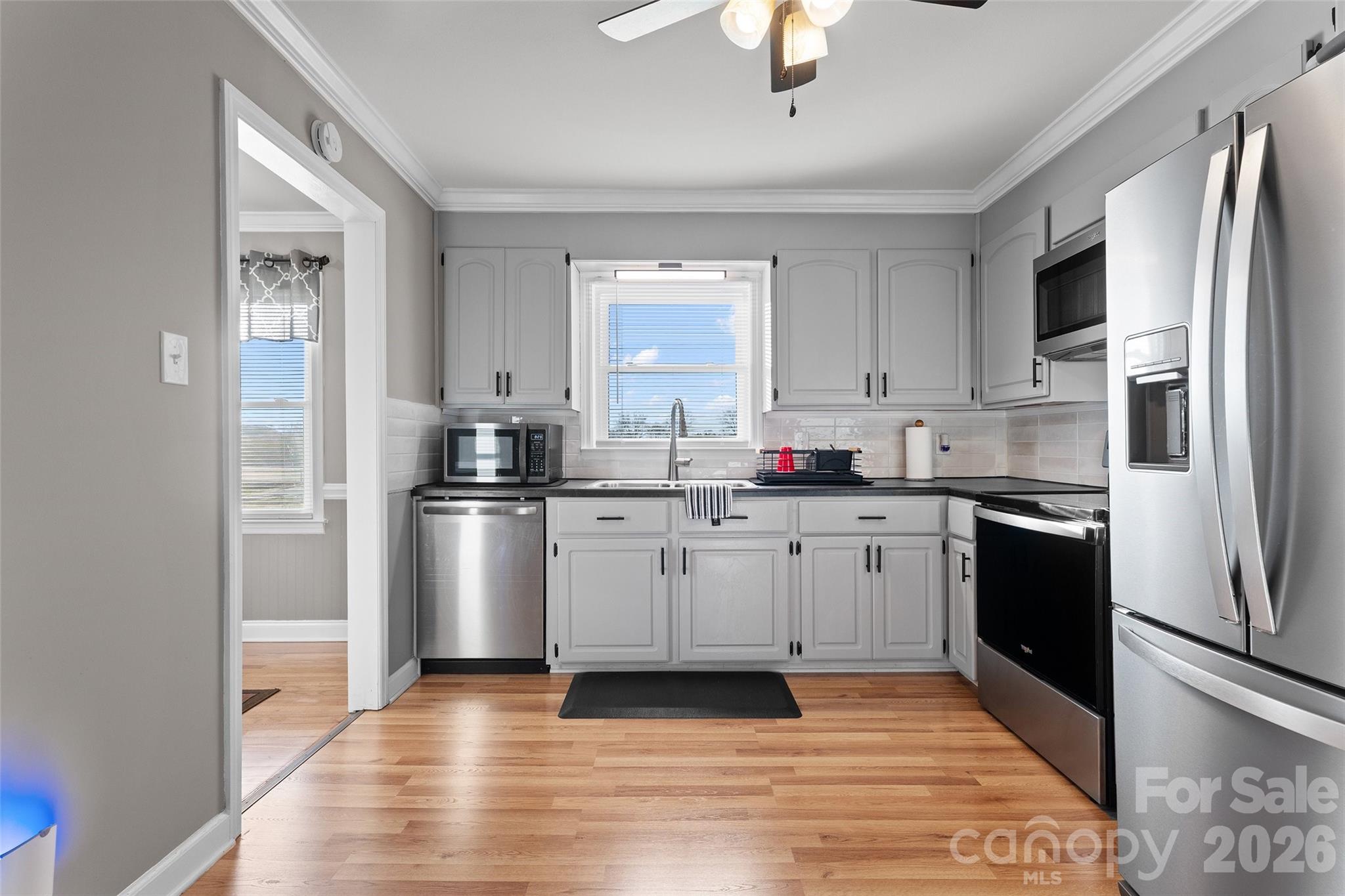 871 Saluda Road Property Photo 14