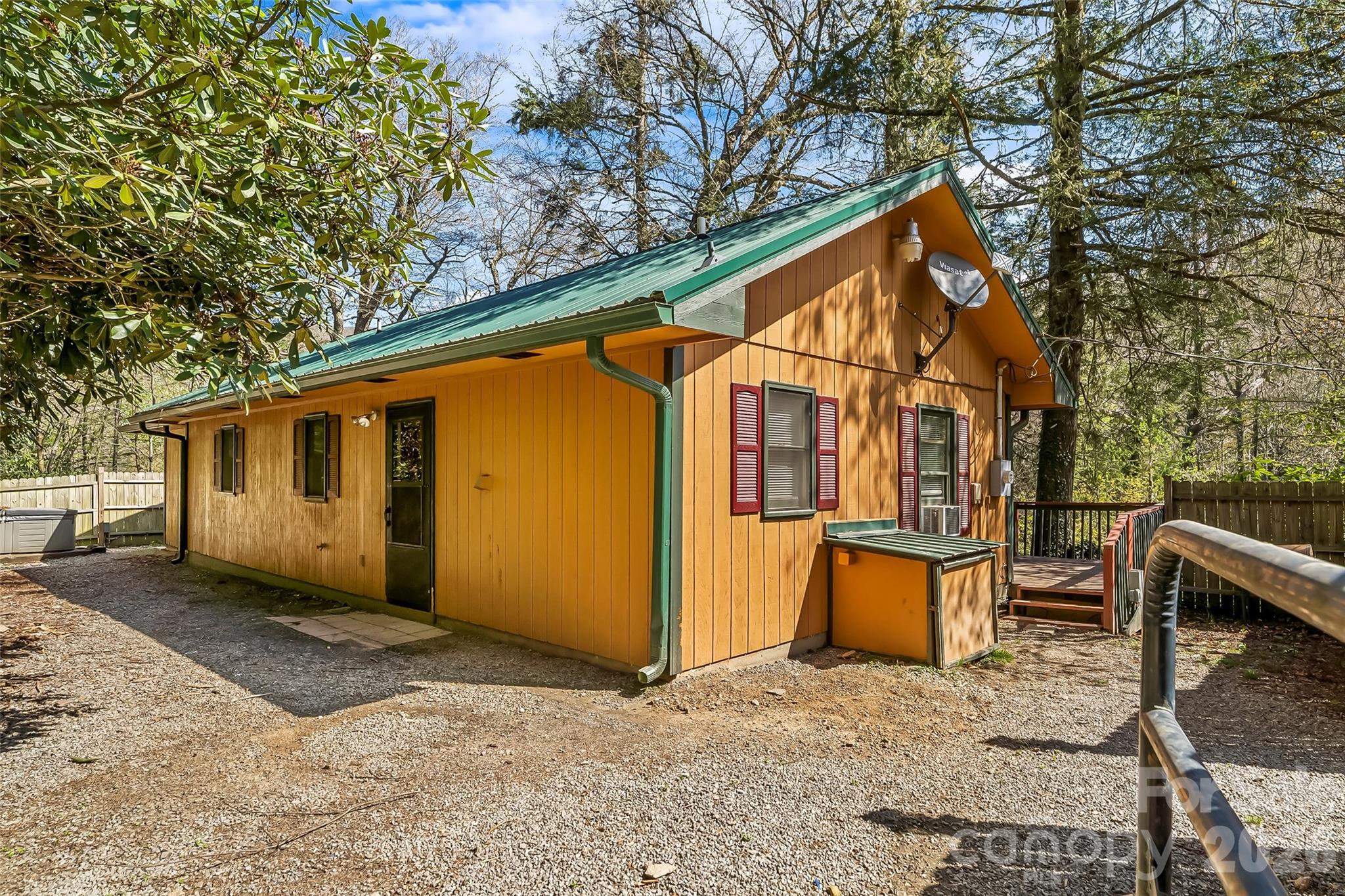242 Plott Balsam Road Property Photo 3