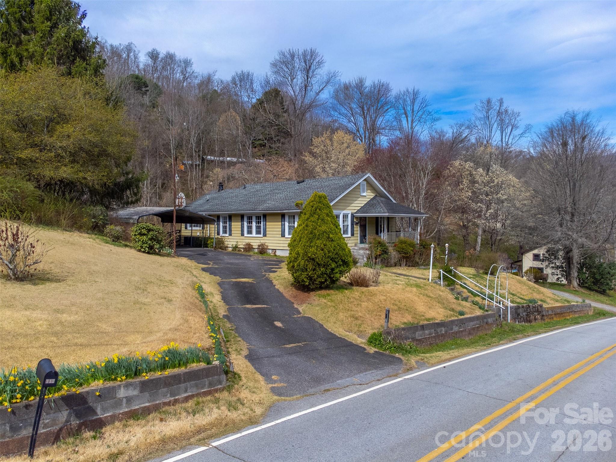 318 Sunrise Park Property Photo 4