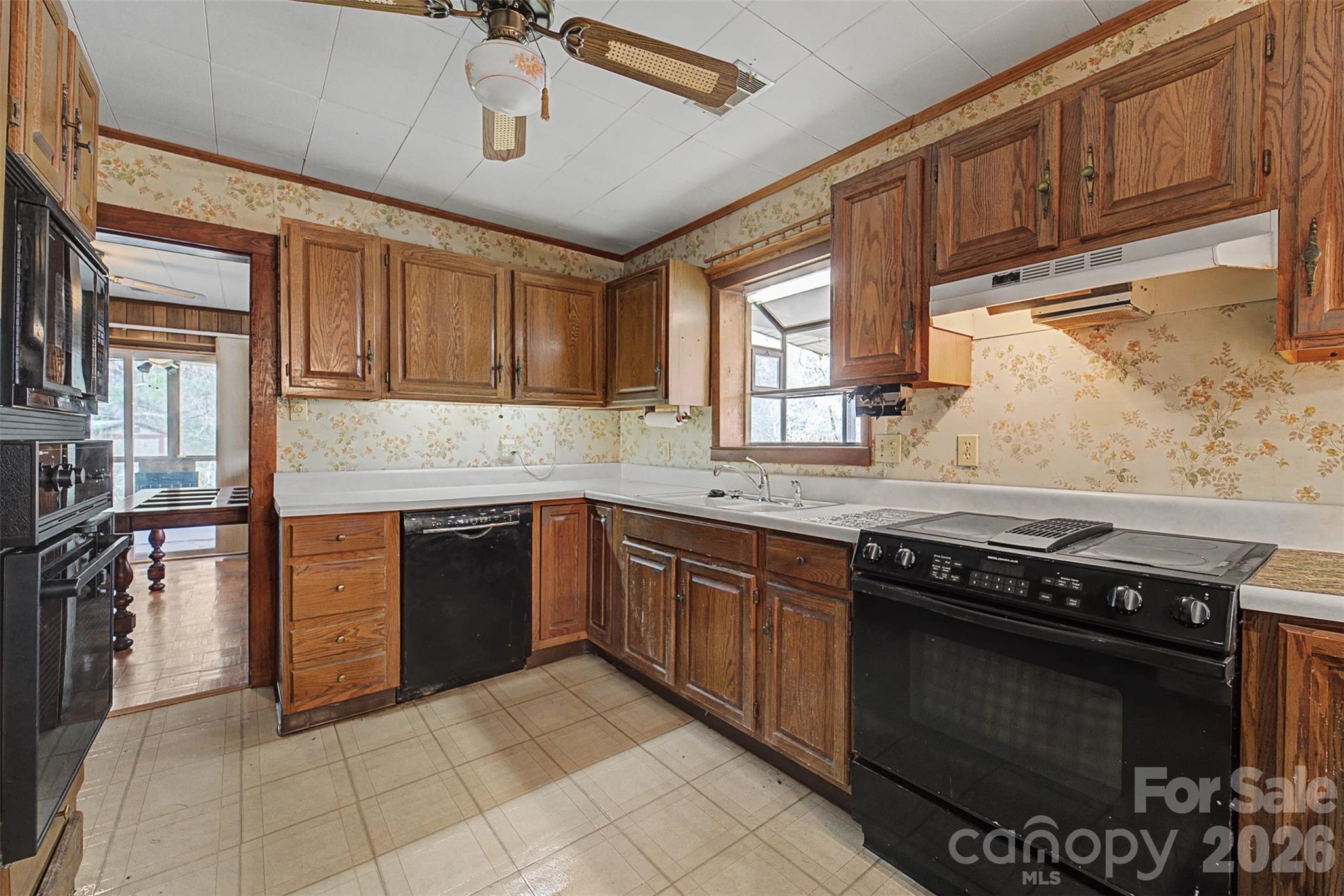 318 Sunrise Park Property Photo 15