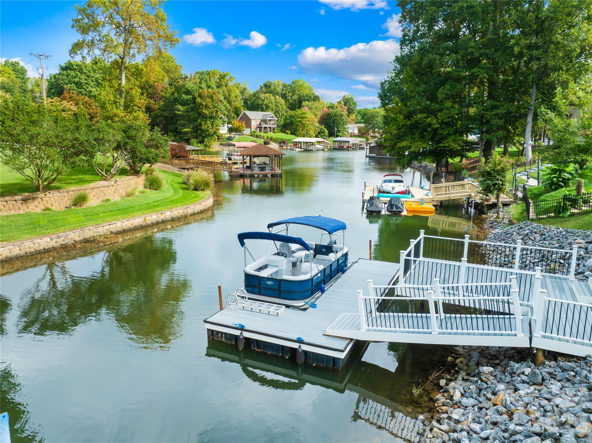 2474 Green Point Lane