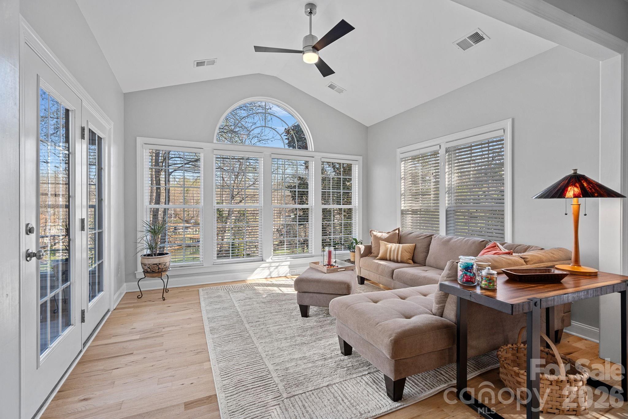 2474 Green Point Lane Property Photo 16