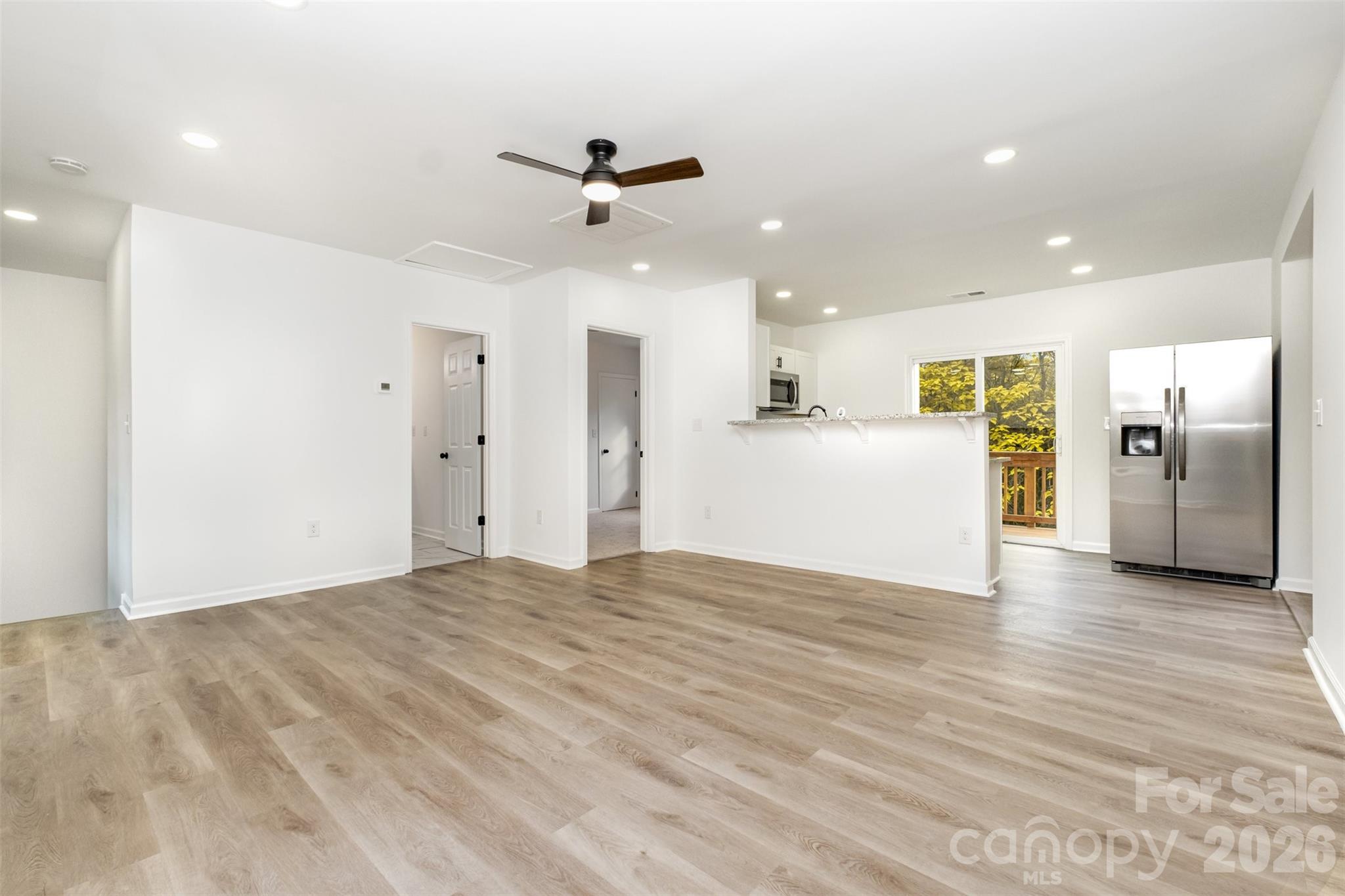503 Circle Drive Property Photo 5
