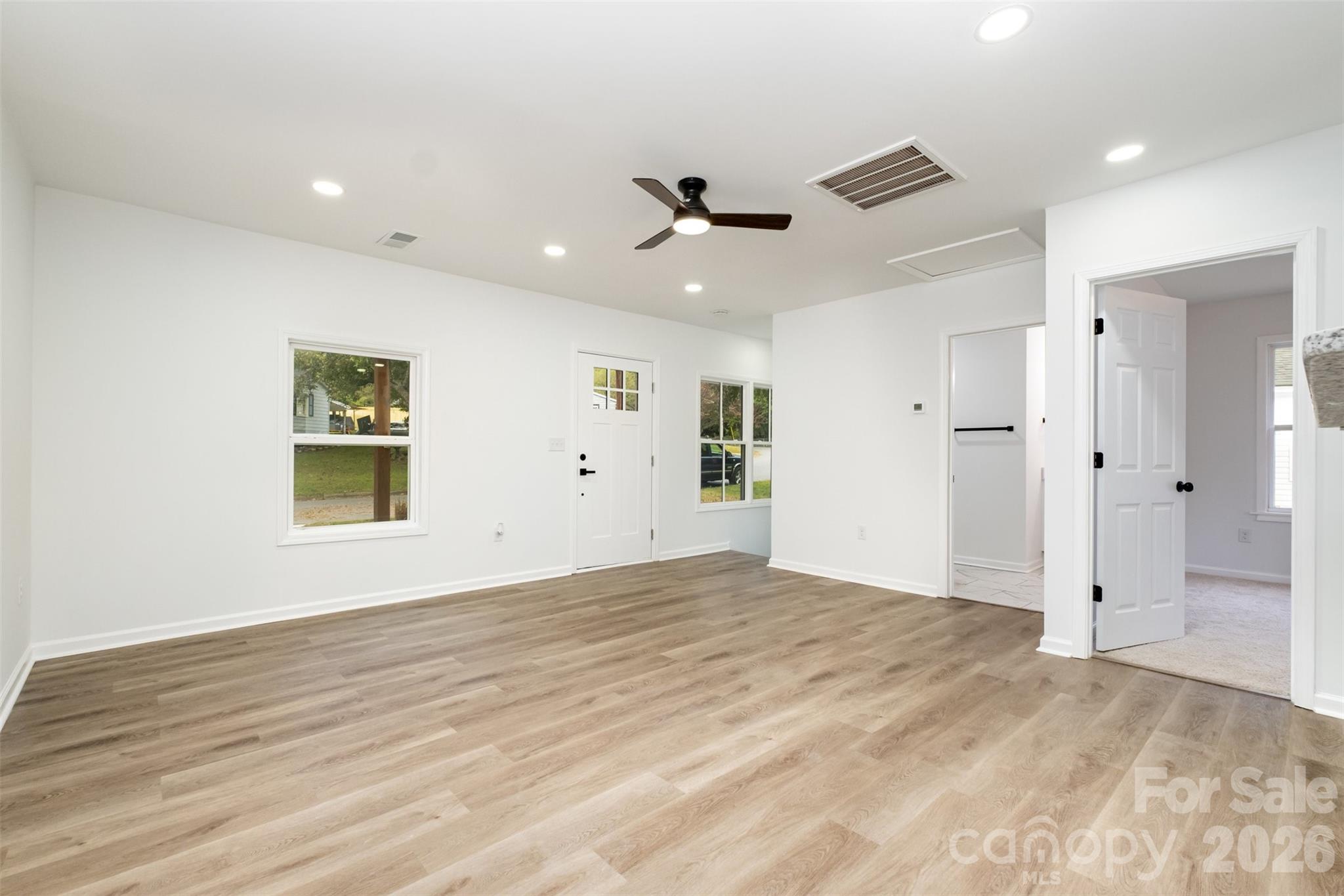 503 Circle Drive Property Photo 6