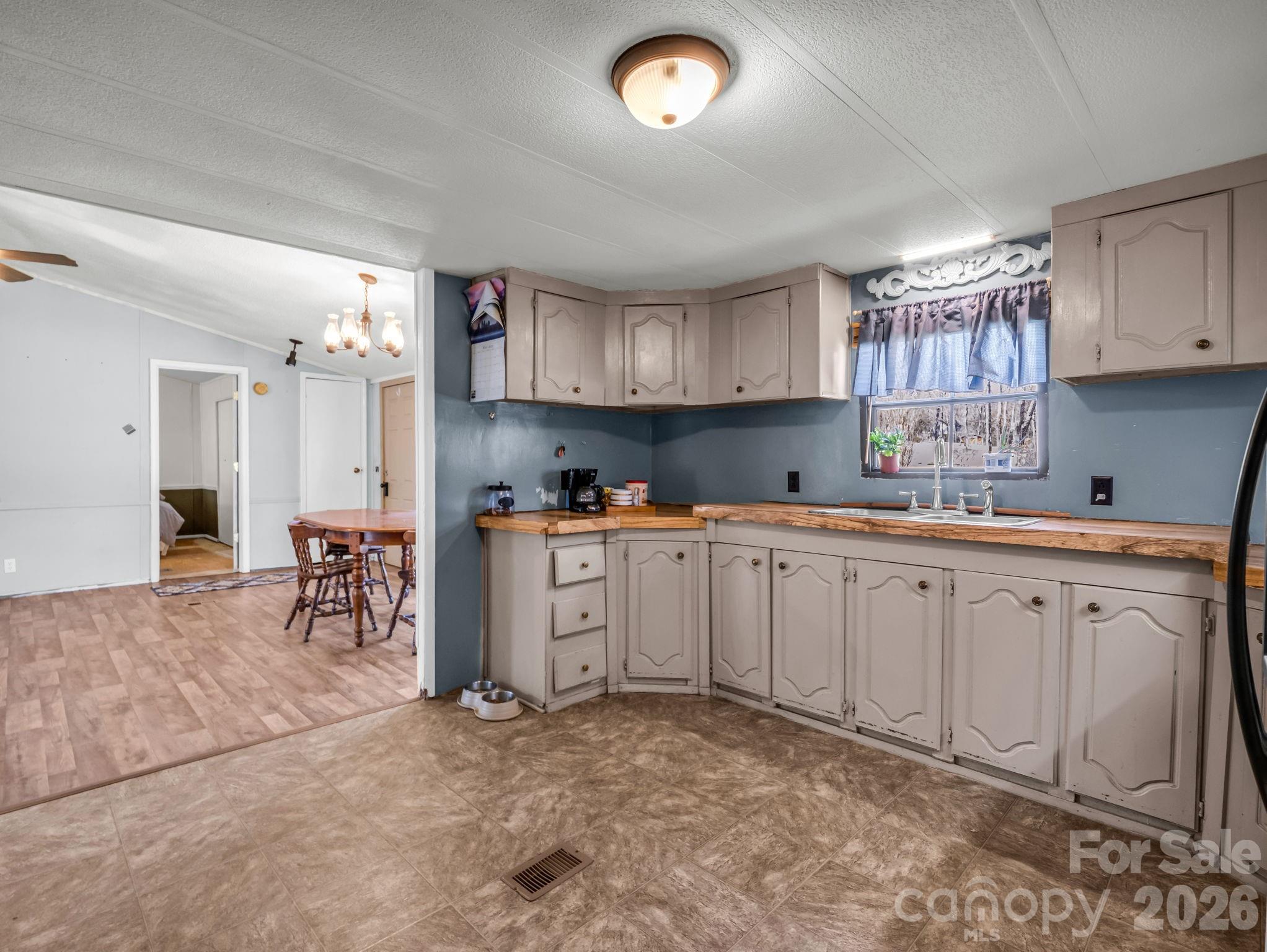 122 Hotel Hill Drive Property Photo 8