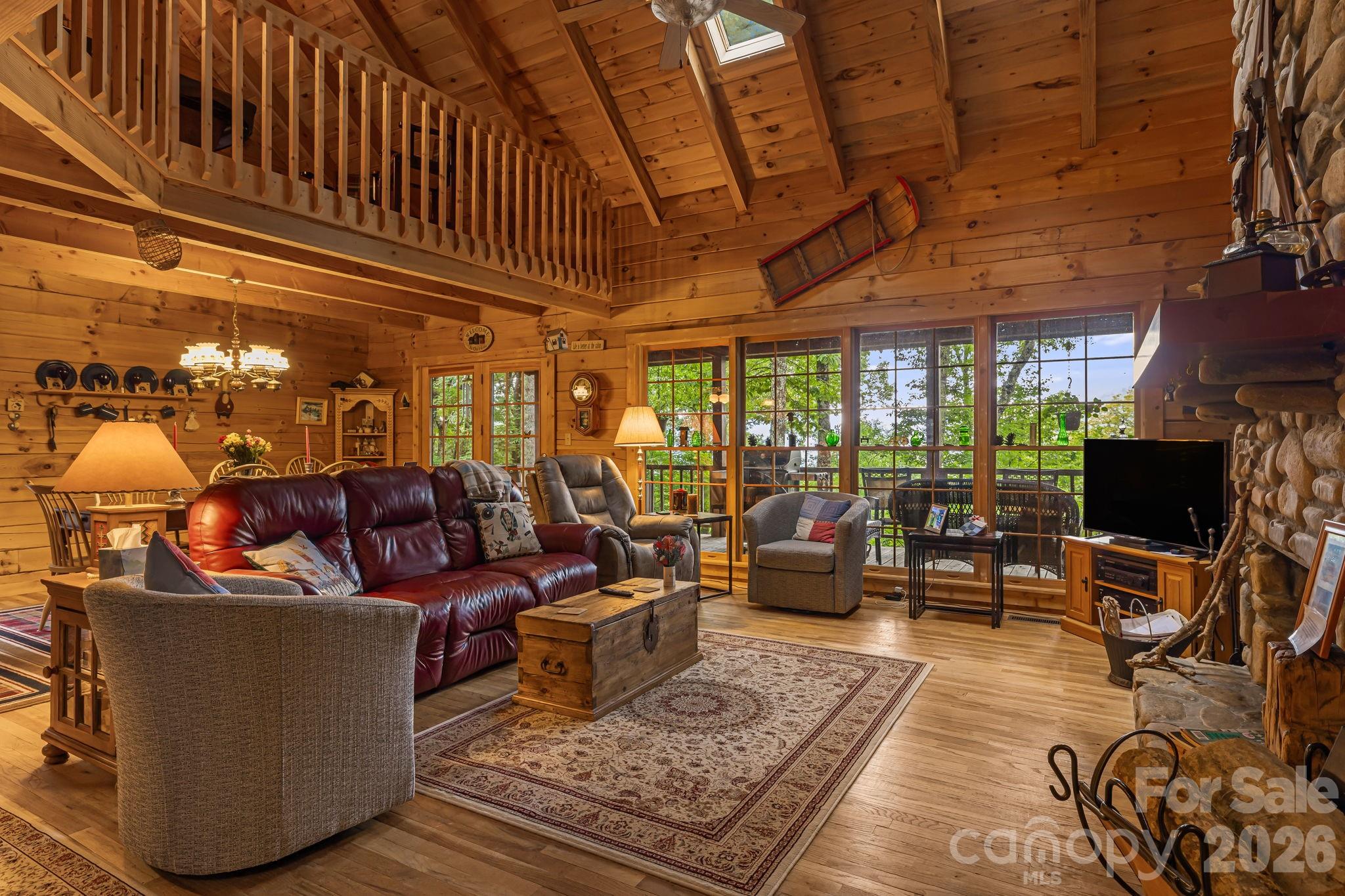 215 Goldenleaf Road Property Photo 6