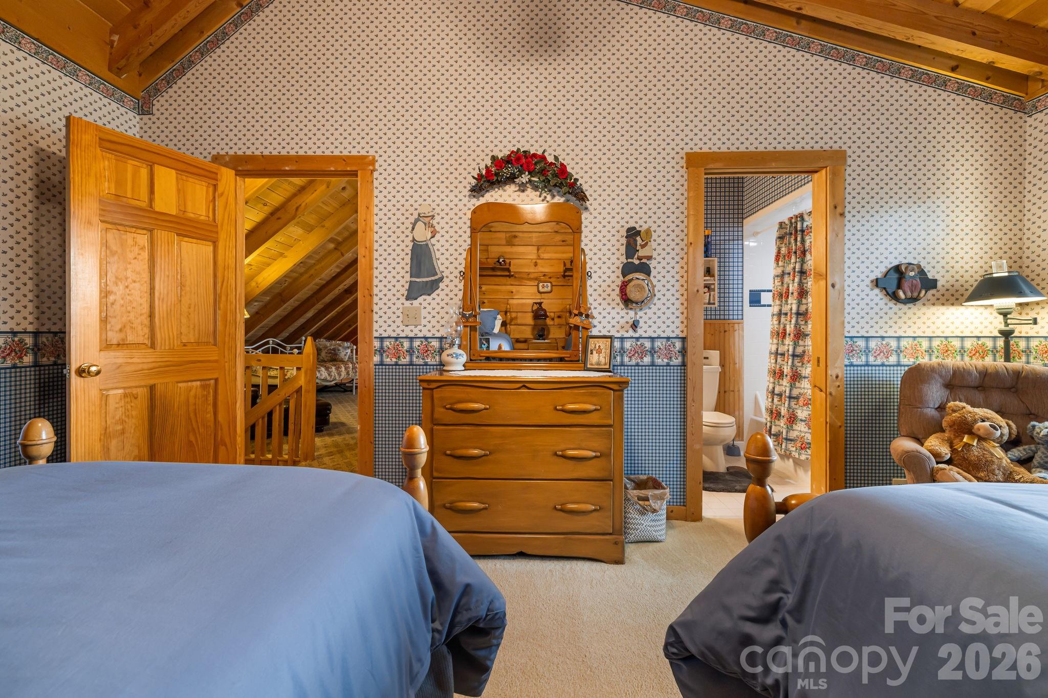 215 Goldenleaf Road Property Photo 28