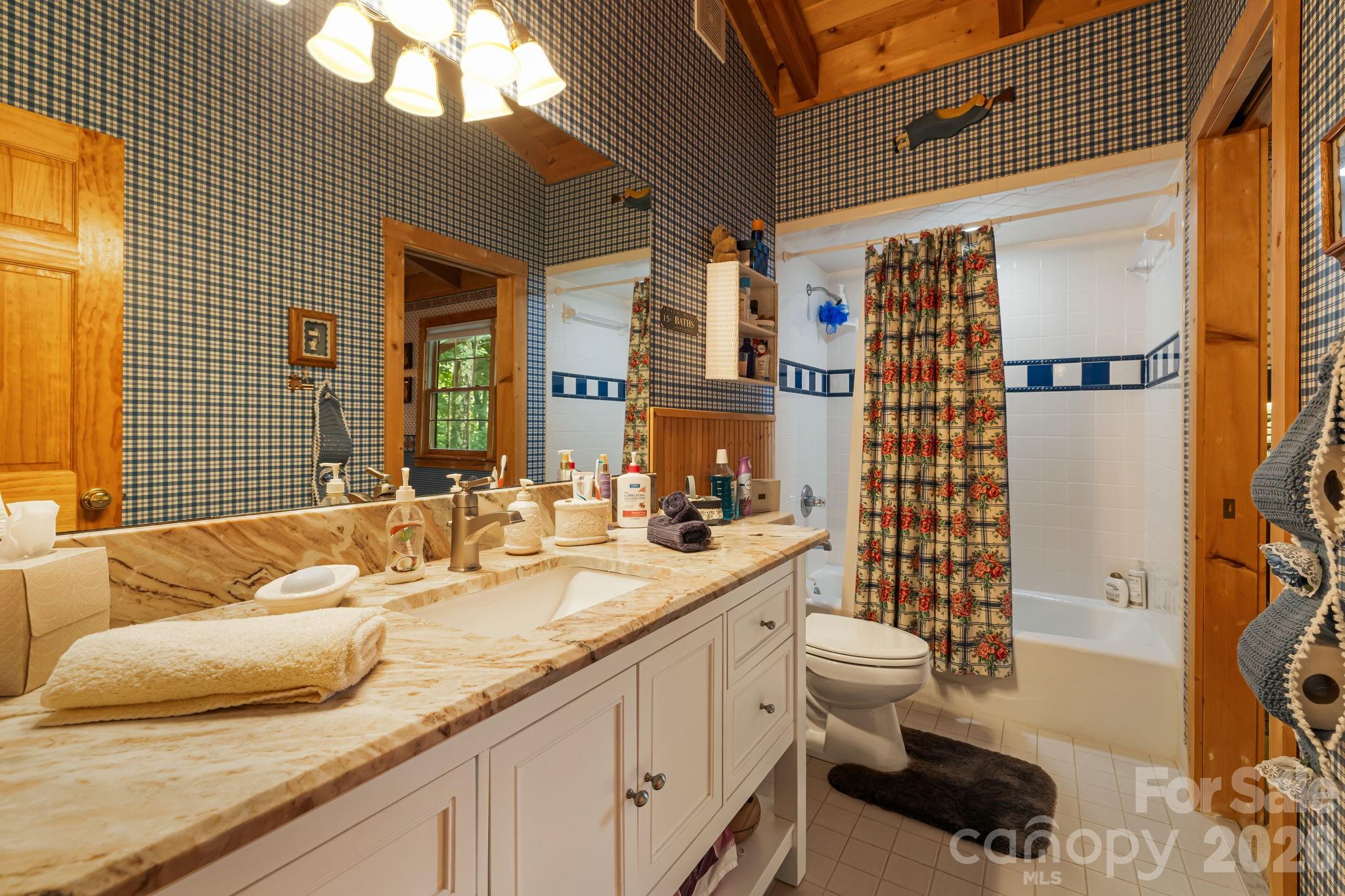 215 Goldenleaf Road Property Photo 29