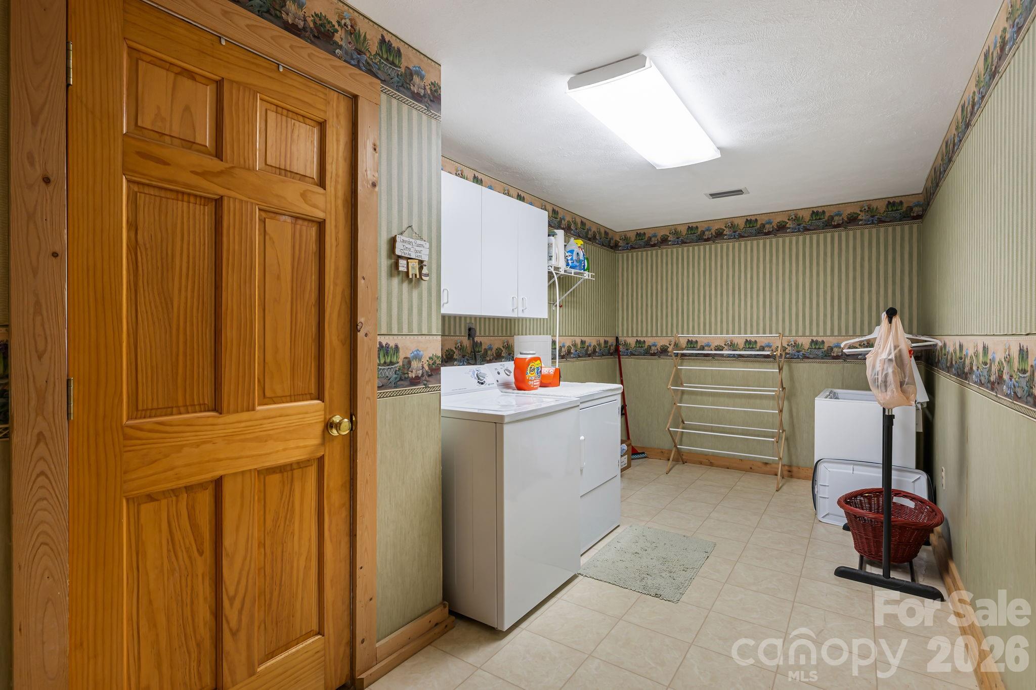 215 Goldenleaf Road Property Photo 30