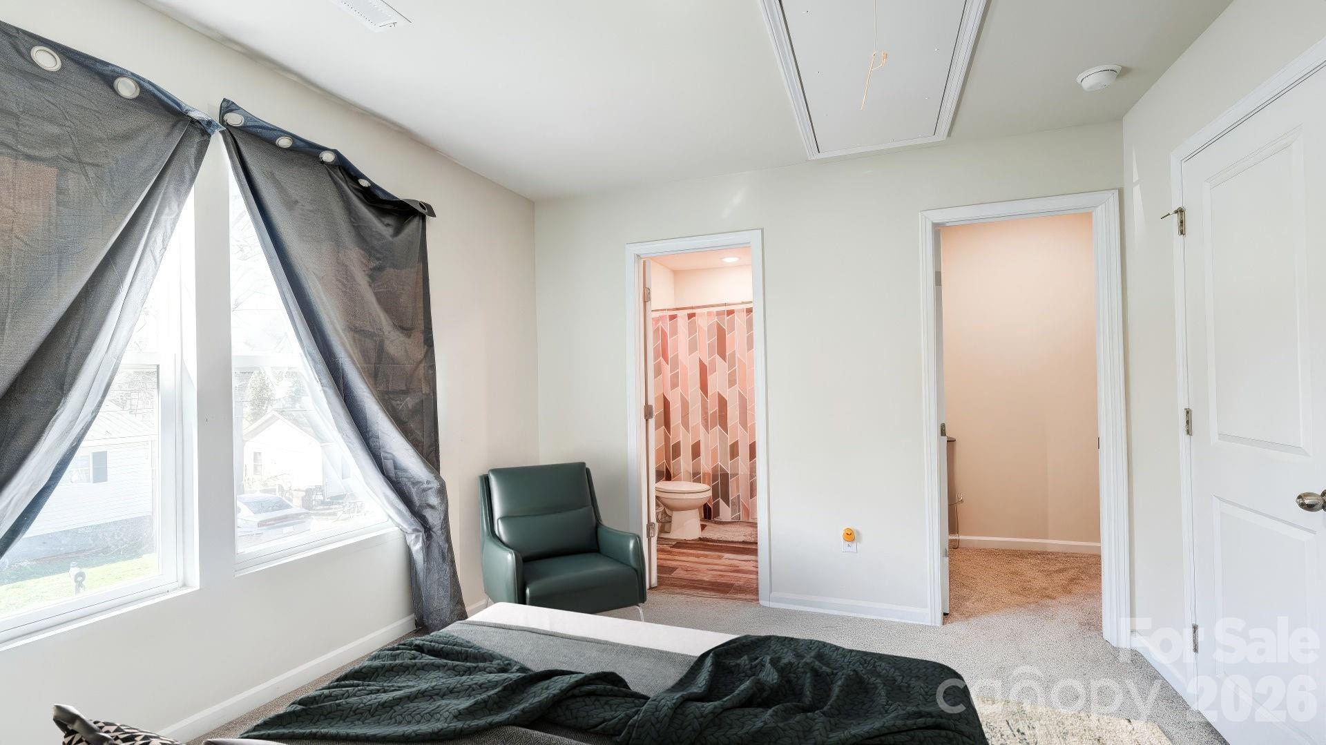 215 Putnam Street Property Photo 6