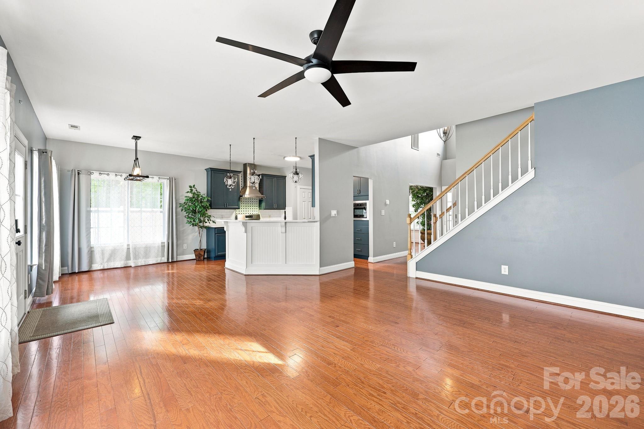 8821 Hambright Road Property Photo 8