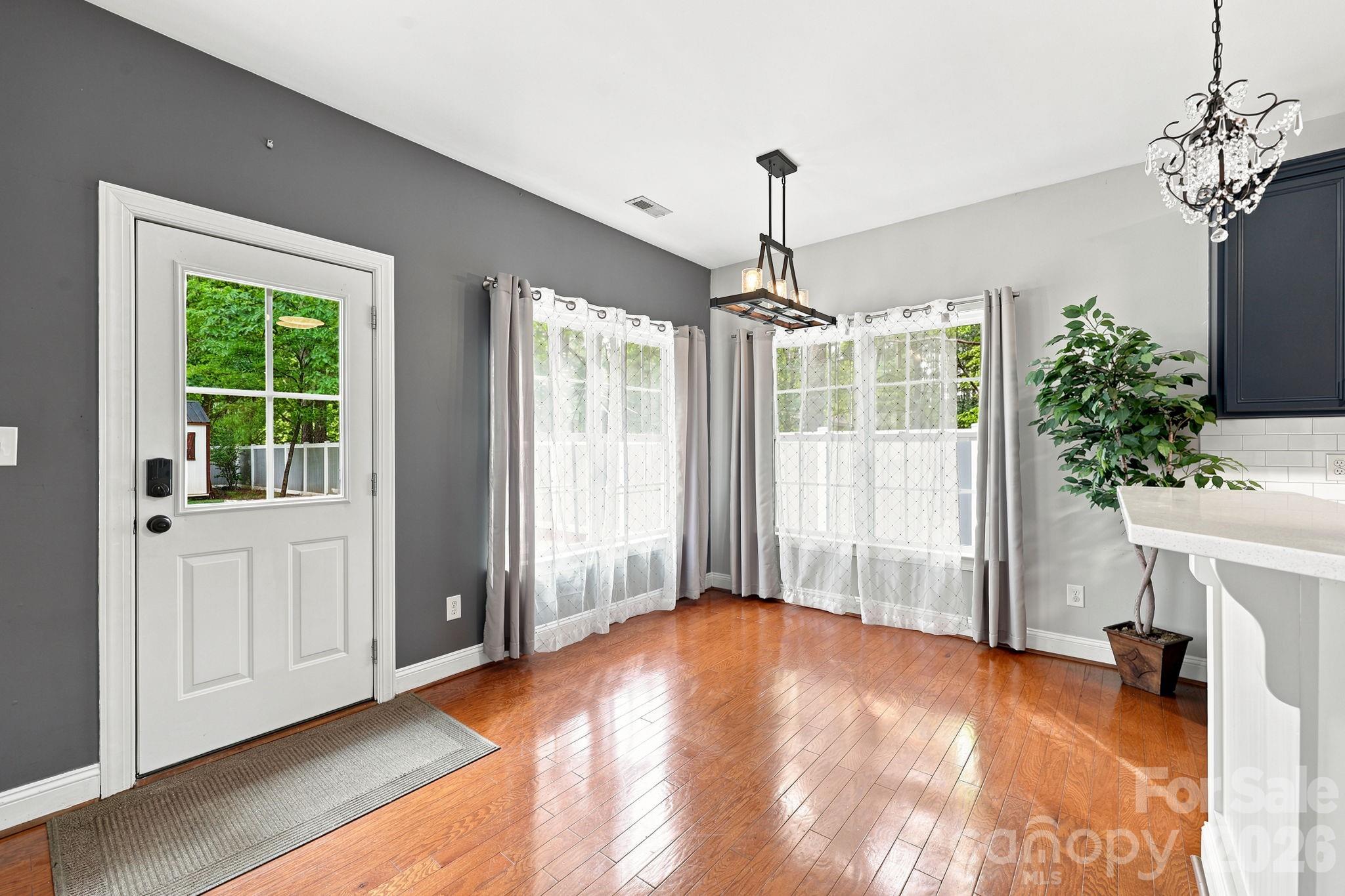 8821 Hambright Road Property Photo 9