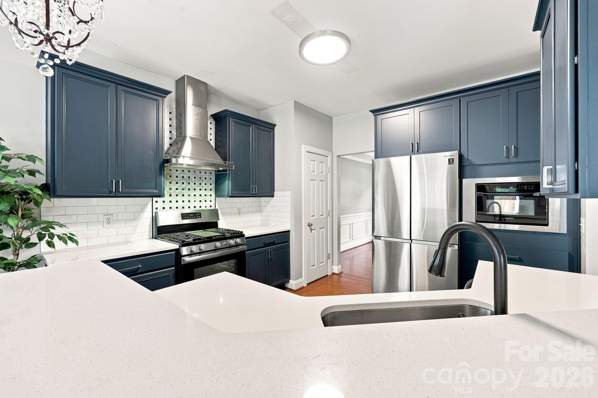 8821 Hambright Road Property Photo 10