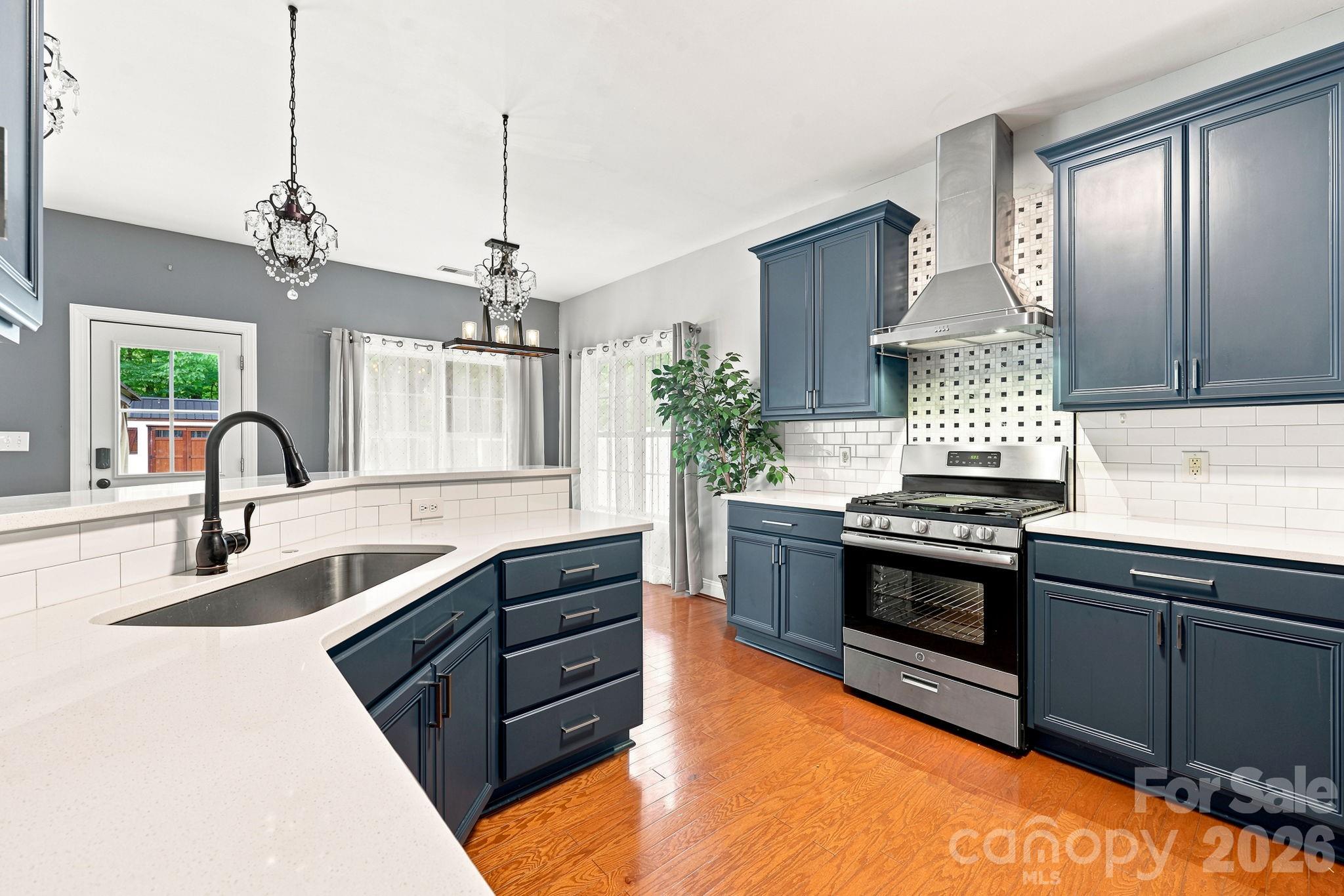 8821 Hambright Road Property Photo 11