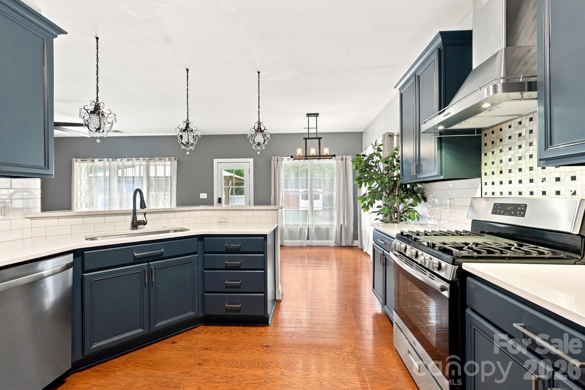 8821 Hambright Road Property Photo 12