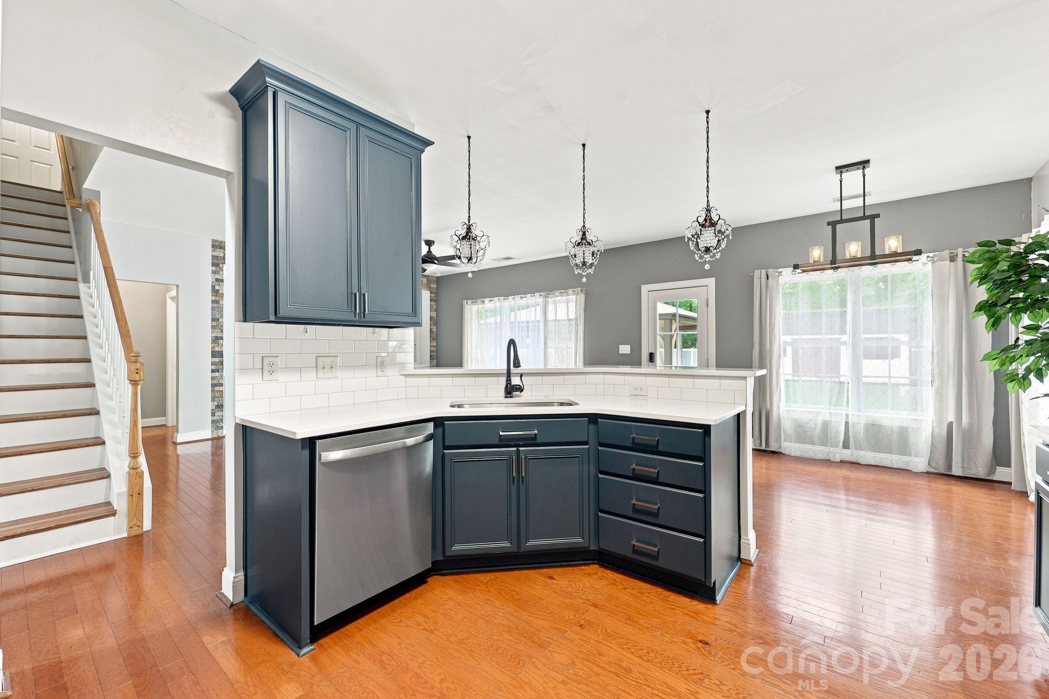 8821 Hambright Road Property Photo 13